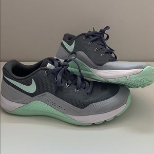 Nike flywire shoes. Worn once